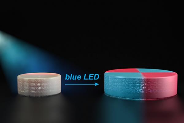 化學(xue)傢們用LED光(guang)改變(bian)3D打印對象結構